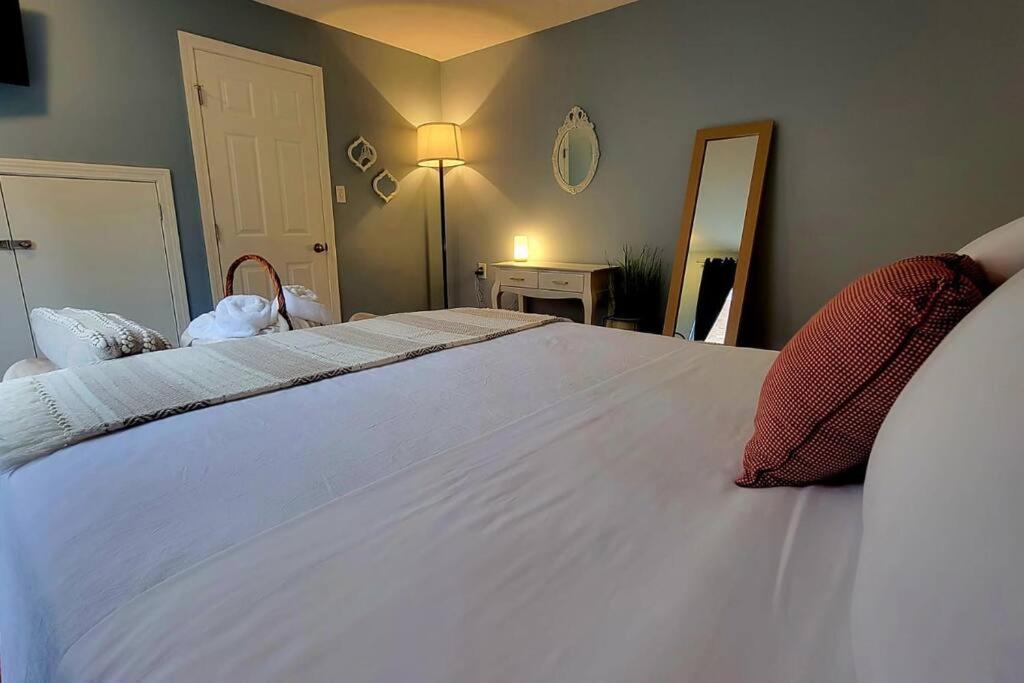 Unique & Peaceful Boston Home 外观 照片