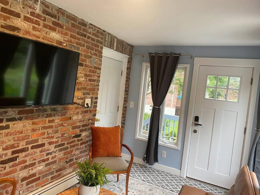 Unique & Peaceful Boston Home 外观 照片