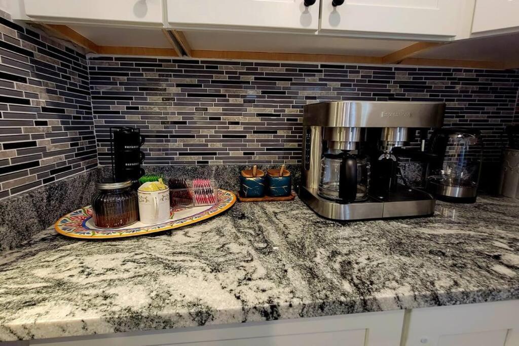 Unique & Peaceful Boston Home 外观 照片